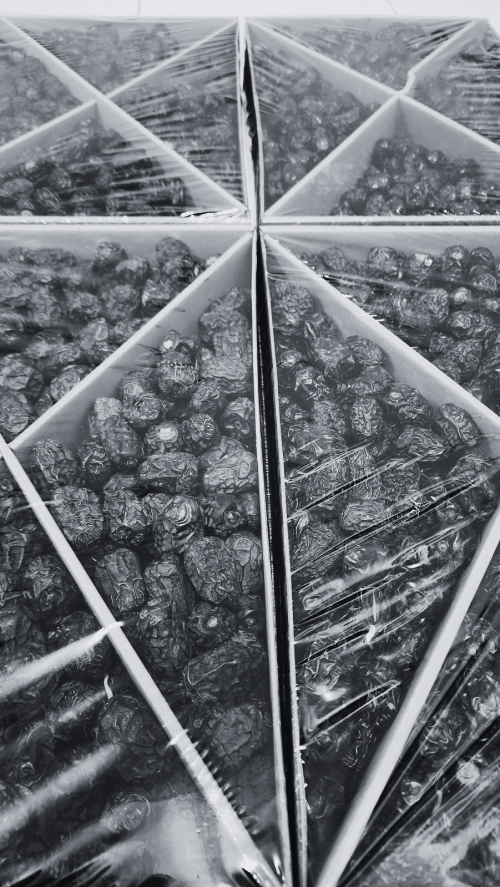 Kurma Ajwa Al Haramain - AA (5kg per carton)